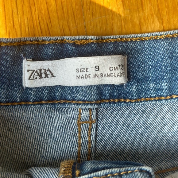 Zara Girls Denim Blue Jean Shorts Size 9 Adjustable Waist Button & Zipper - Picture 3 of 5